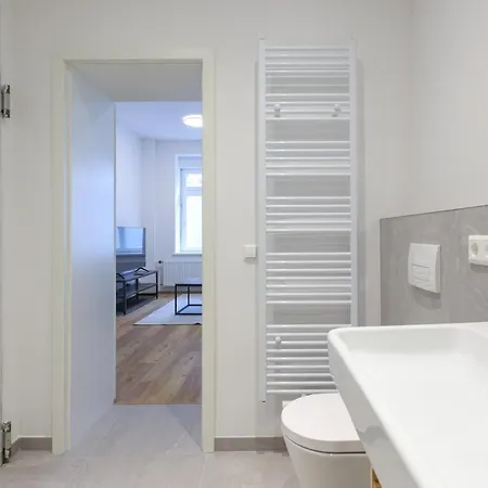 Apartment Neue 2-zi-apartment 15 Min Entfernung Zum Hbf Und Brandenburger Tor *