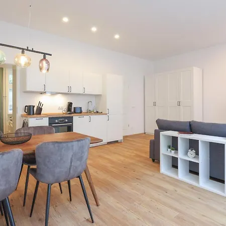 Appartement Neue 2-zi-apartment 15 Min Entfernung Zum Hbf Und Brandenburger Tor *