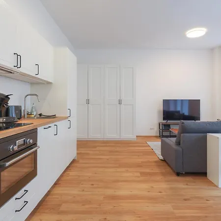 Lägenhet Neue 2-zi-apartment 15 Min Entfernung Zum Hbf Und Brandenburger Tor *