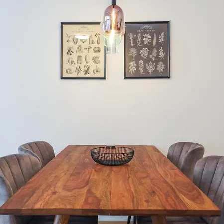 Lägenhet Neue 2-zi-apartment 15 Min Entfernung Zum Hbf Und Brandenburger Tor *
